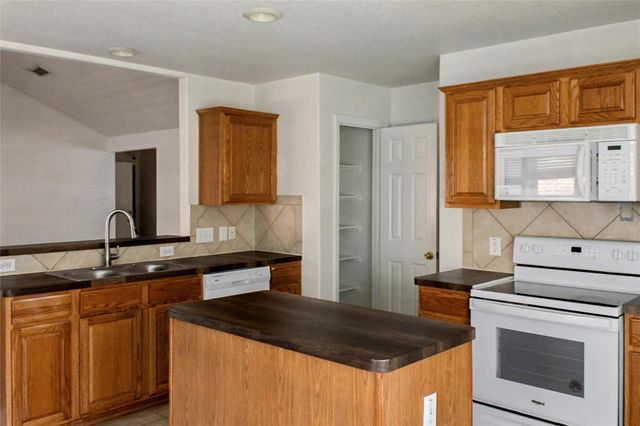 3314 Falcon Trail Drive, Spring, TX 77373