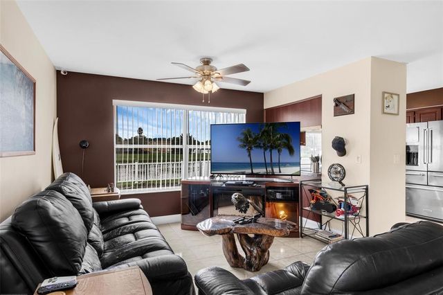 2210 KENTUCKY DERBY DRIVE, Orlando, FL 32825