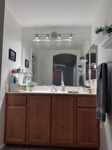 600 Moon Cir, Folsom, CA 95630