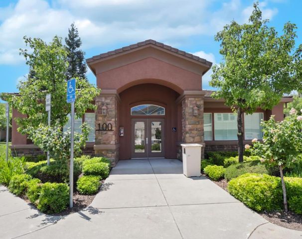 600 Moon Cir, Folsom, CA 95630