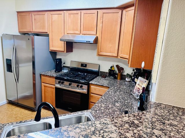 600 Moon Cir, Folsom, CA 95630