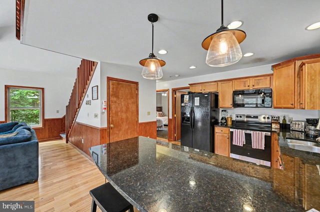 41 LUPINE DR, Lake Harmony, PA 18624