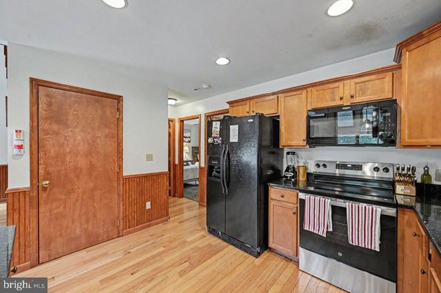 41 LUPINE DR, Lake Harmony, PA 18624