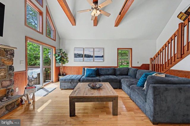 41 LUPINE DR, Lake Harmony, PA 18624