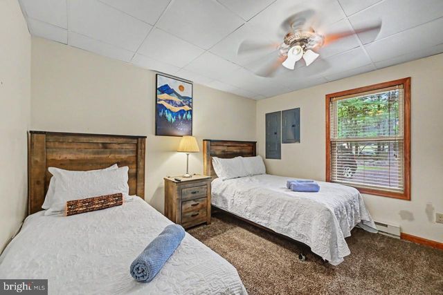 41 LUPINE DR, Lake Harmony, PA 18624