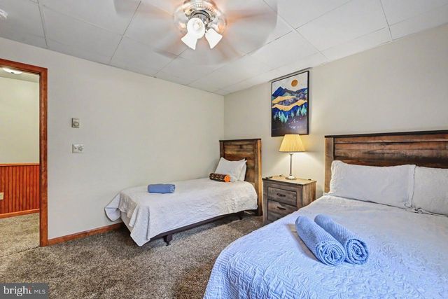 41 LUPINE DR, Lake Harmony, PA 18624