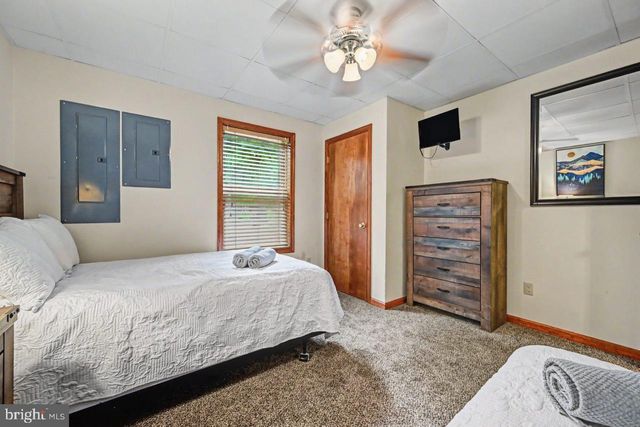 41 LUPINE DR, Lake Harmony, PA 18624