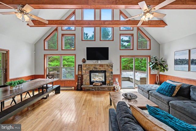 41 LUPINE DR, Lake Harmony, PA 18624