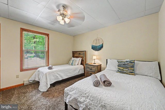 41 LUPINE DR, Lake Harmony, PA 18624