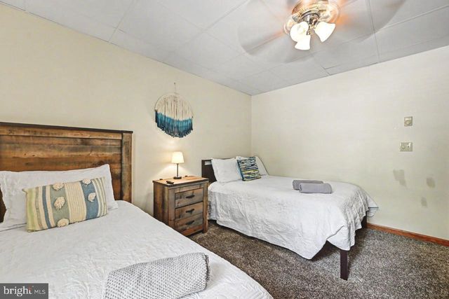 41 LUPINE DR, Lake Harmony, PA 18624