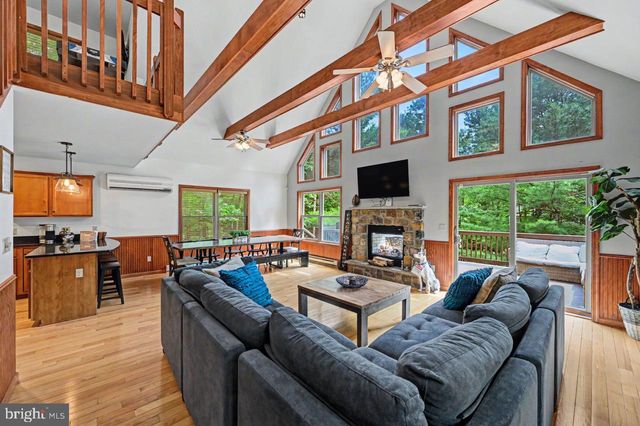 41 LUPINE DR, Lake Harmony, PA 18624