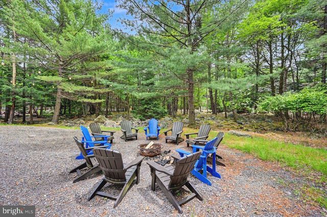 41 LUPINE DR, Lake Harmony, PA 18624