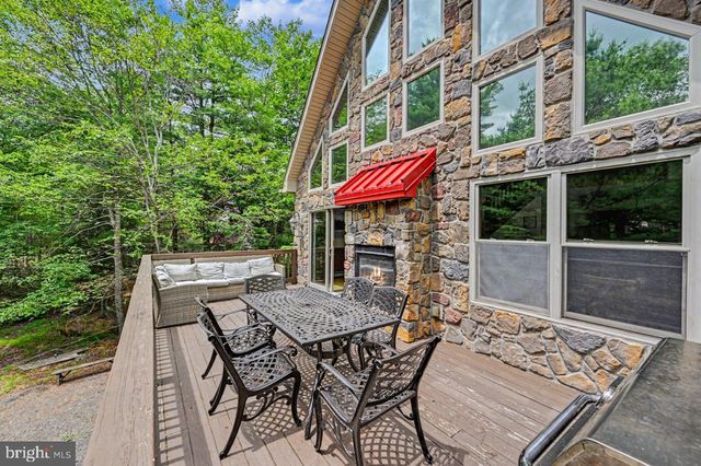 41 LUPINE DR, Lake Harmony, PA 18624