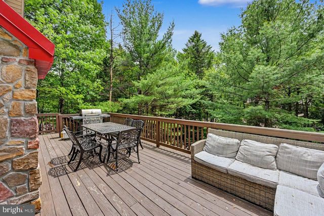 41 LUPINE DR, Lake Harmony, PA 18624