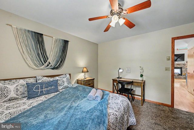 41 LUPINE DR, Lake Harmony, PA 18624