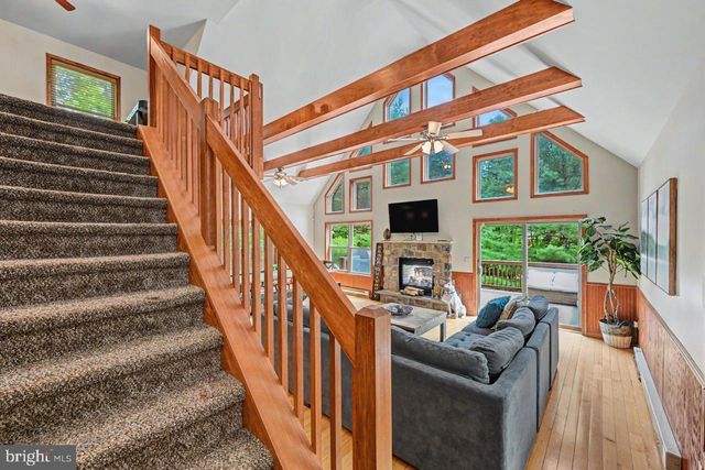 41 LUPINE DR, Lake Harmony, PA 18624