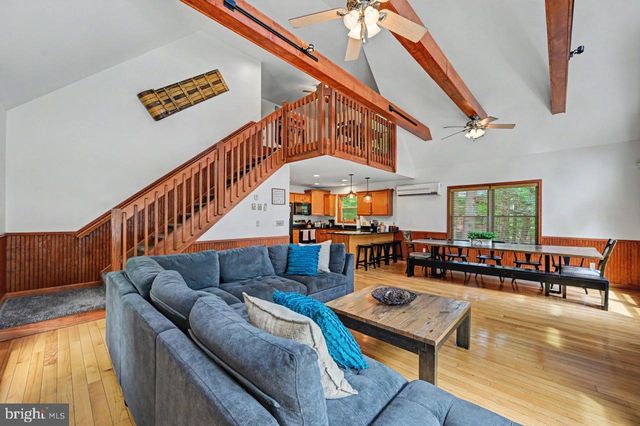 41 LUPINE DR, Lake Harmony, PA 18624