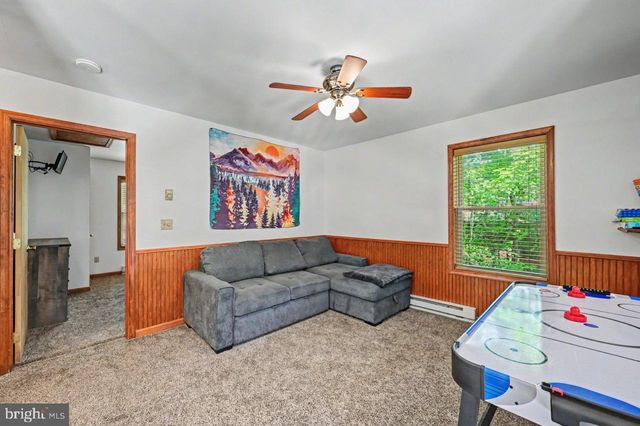 41 LUPINE DR, Lake Harmony, PA 18624