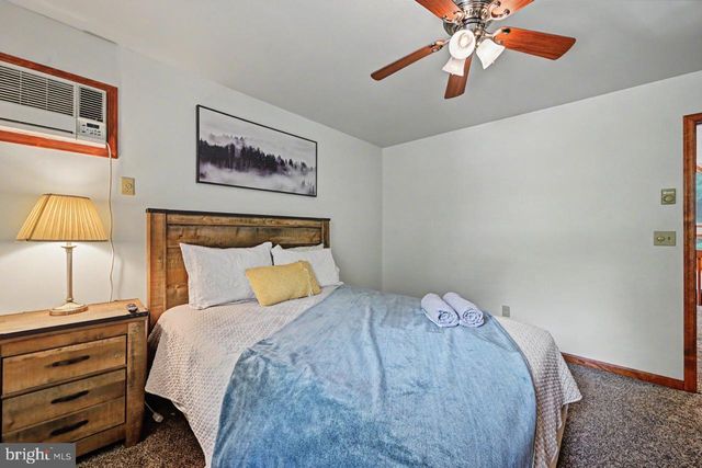 41 LUPINE DR, Lake Harmony, PA 18624