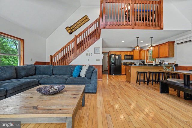 41 LUPINE DR, Lake Harmony, PA 18624