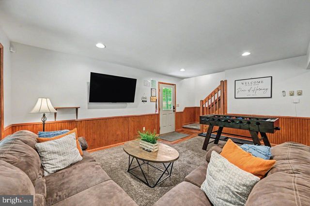 41 LUPINE DR, Lake Harmony, PA 18624