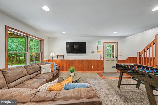 41 LUPINE DR, Lake Harmony, PA 18624