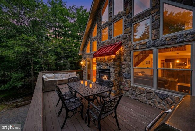 41 LUPINE DR, Lake Harmony, PA 18624