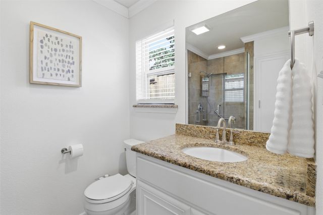 2250 Peavy Circle, Dallas, TX 75228