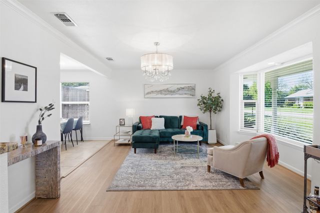 2250 Peavy Circle, Dallas, TX 75228