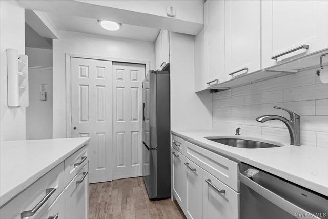 5425 Valles Avenue 3F, Bronx, NY 10471