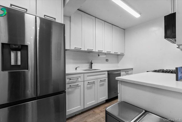 5425 Valles Avenue 3F, Bronx, NY 10471