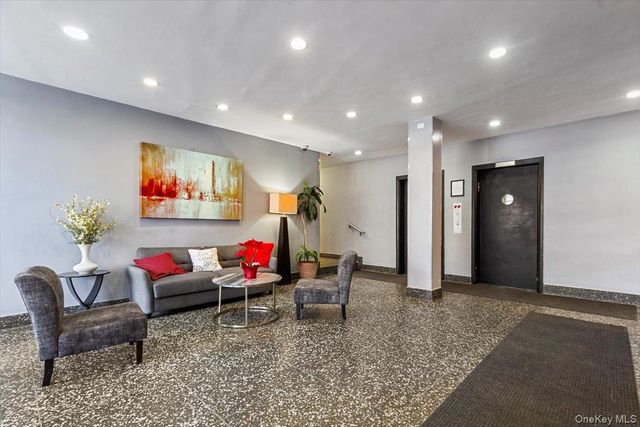 5425 Valles Avenue 3F, Bronx, NY 10471