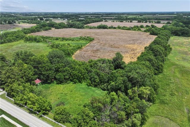 19411 S Ridgeview Road, Spring Hill, KS 66083