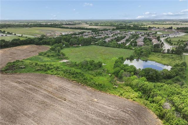 19411 S Ridgeview Road, Spring Hill, KS 66083