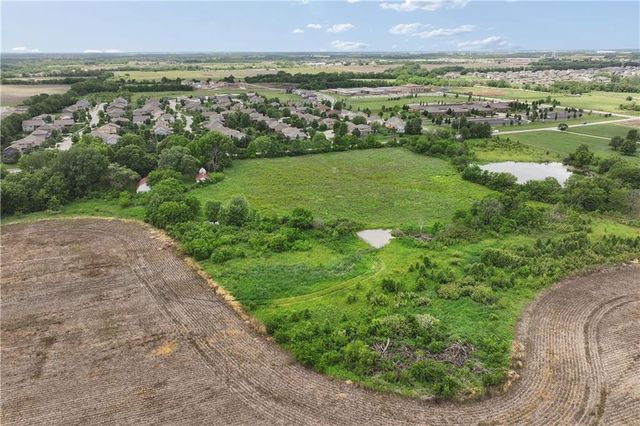 19411 S Ridgeview Road, Spring Hill, KS 66083