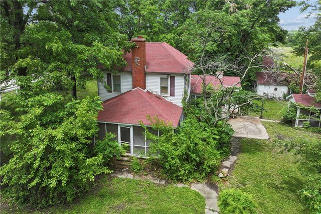 19411 S Ridgeview Road, Spring Hill, KS 66083