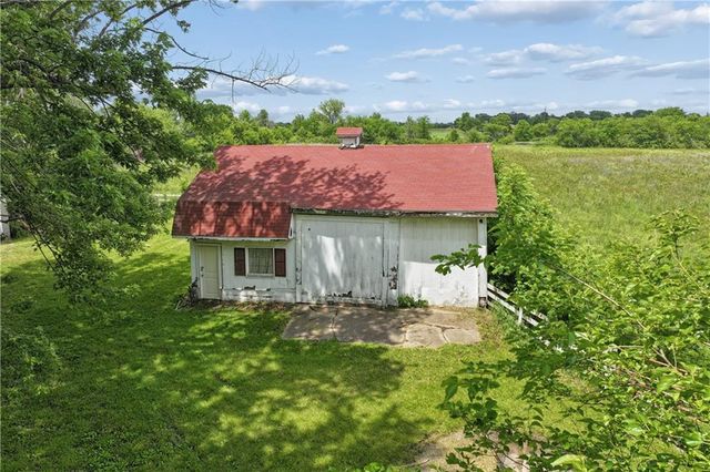 19411 S Ridgeview Road, Spring Hill, KS 66083