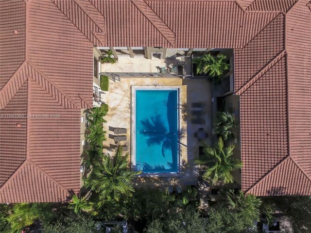 125 Edgewater Dr 1, Coral Gables, FL 33133