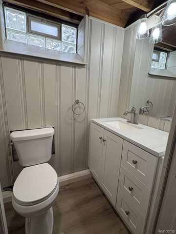 21707 Alger Street, Saint Clair Shores, MI 48080