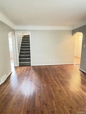 21707 Alger Street, Saint Clair Shores, MI 48080