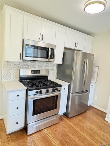 21707 Alger Street, Saint Clair Shores, MI 48080