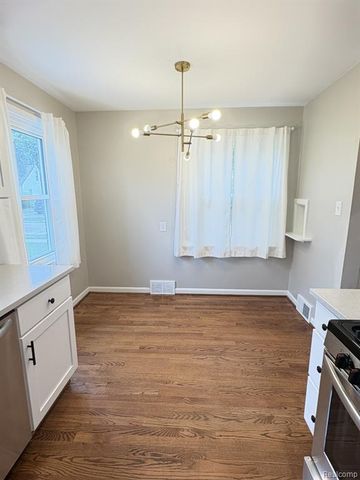 21707 Alger Street, Saint Clair Shores, MI 48080