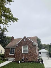 21707 Alger Street, Saint Clair Shores, MI 48080