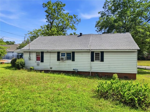 272 N Dogwood Avenue, Social Circle, GA 30025
