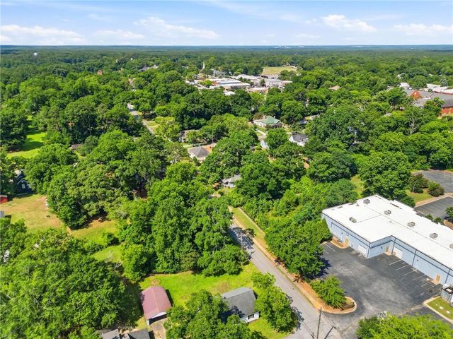 272 N Dogwood Avenue, Social Circle, GA 30025
