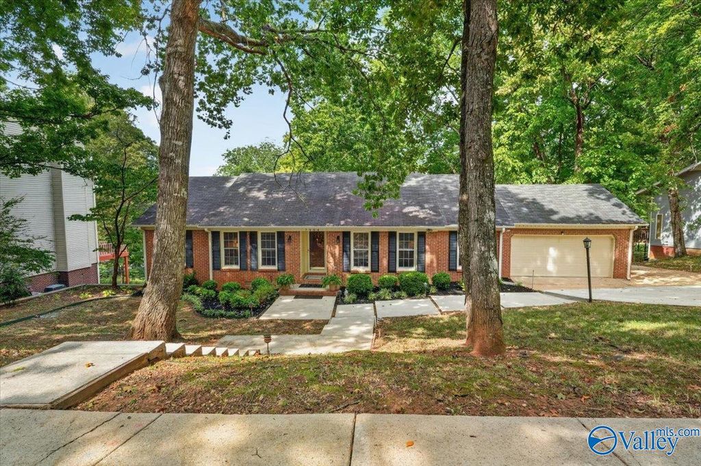 7904 Smoke Rise Road SE, Huntsville, AL 35802