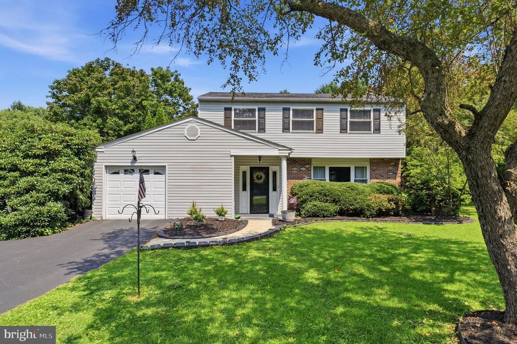 829 FRANK RD, WEST CHESTER, PA 19380 — exterior