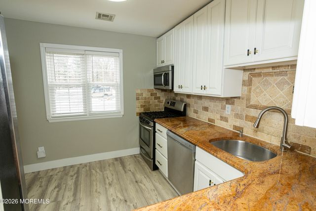 60 County Road 21, Cliffwood, NJ 07721