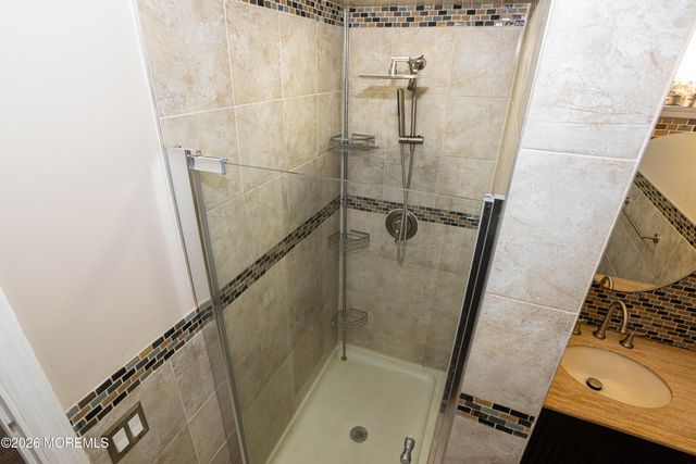 60 County Road 21, Cliffwood, NJ 07721