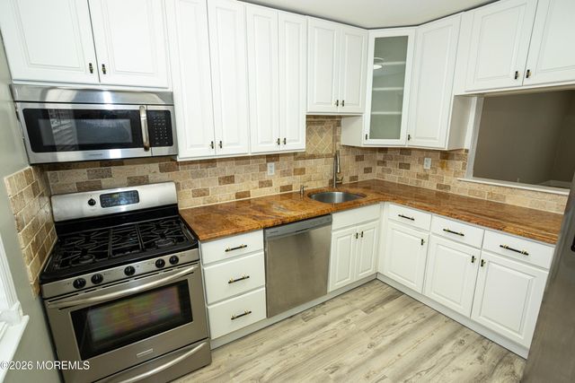 60 County Road 21, Cliffwood, NJ 07721